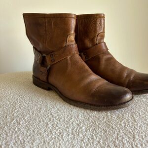 FRYE boots in excellent condition